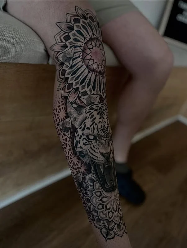 Liv Arnfield tattoo work